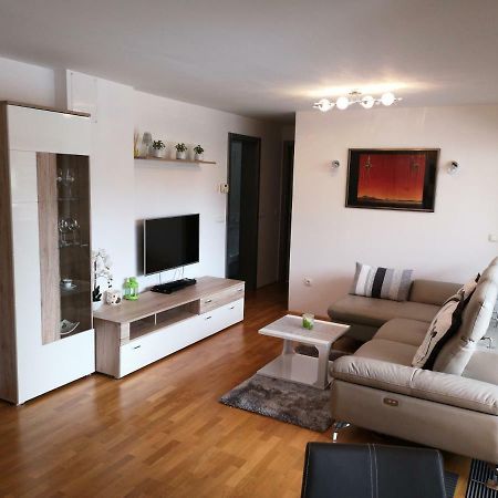 Apartma Lucijana Мойстрана Екстериор снимка