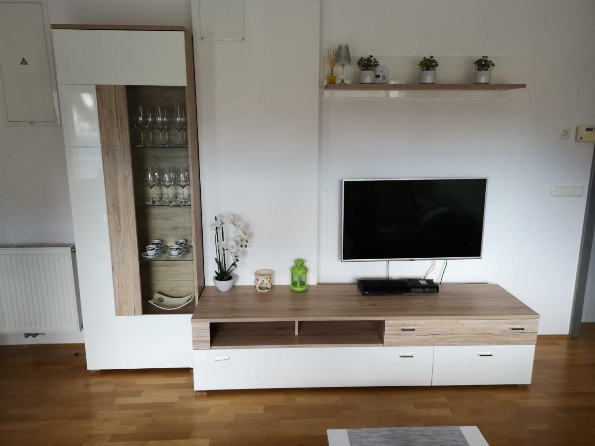 Apartma Lucijana Мойстрана Екстериор снимка