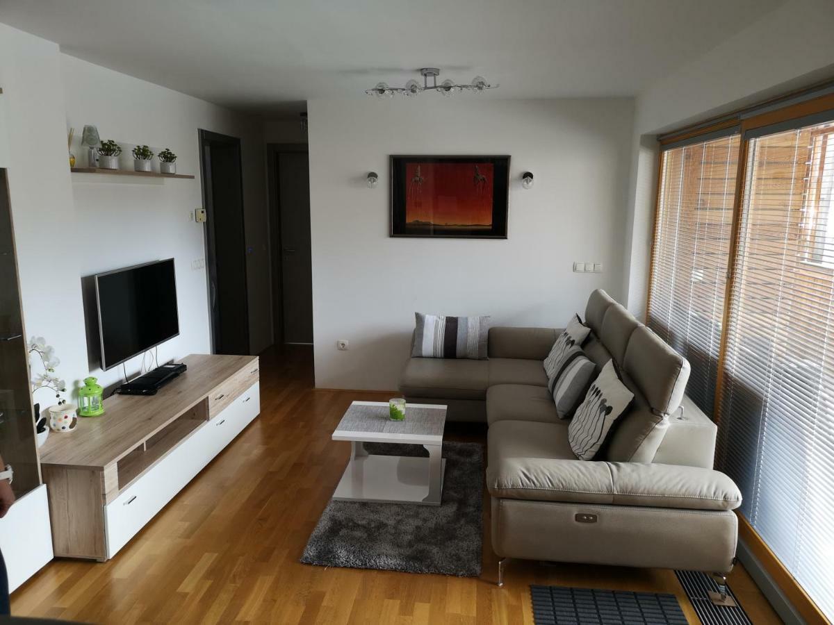 Apartma Lucijana Мойстрана Екстериор снимка